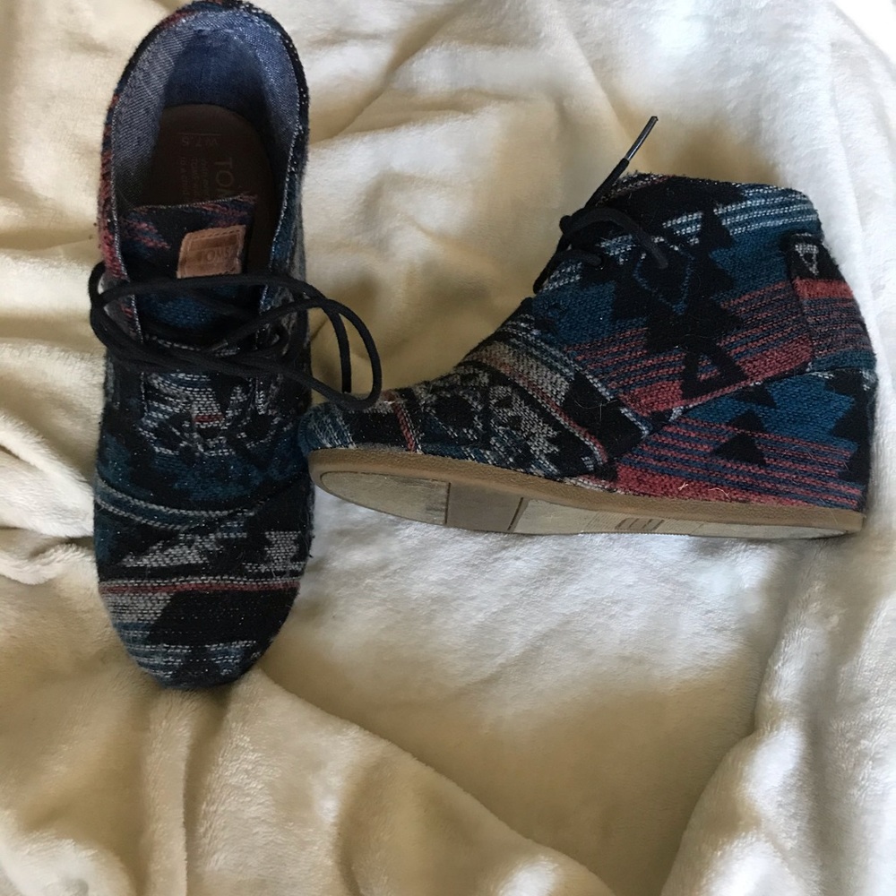 Toms lace up wedge booties